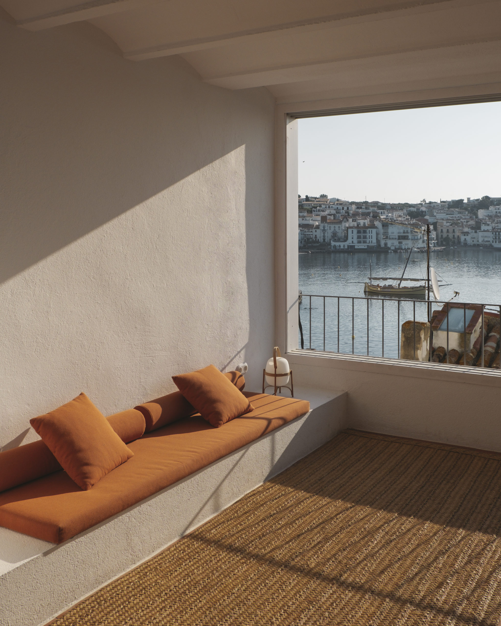 Casa Marquina_Orange Living Room_Clemente Vergara