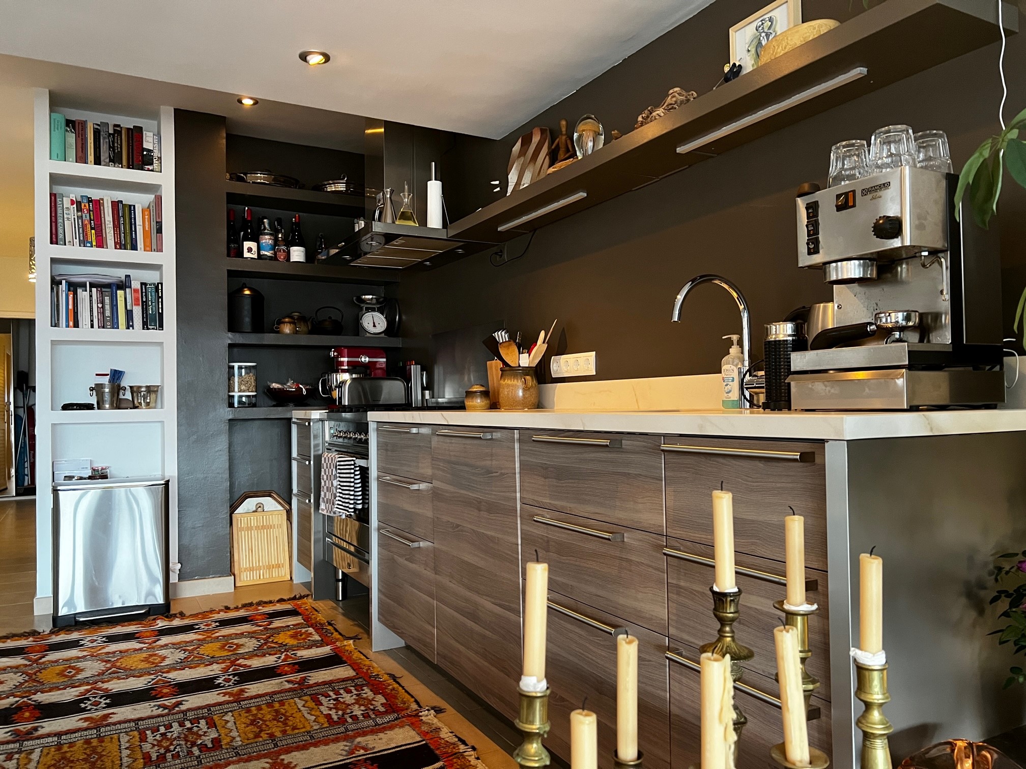 Kitchen brown wall